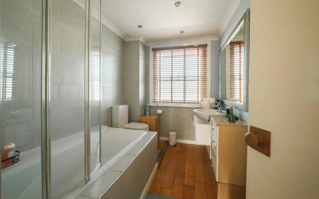 Stylish 2 Bedroom Flat in Camden Town