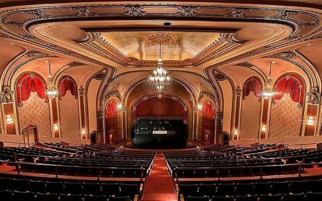 Kinn Guesthouse Bay View