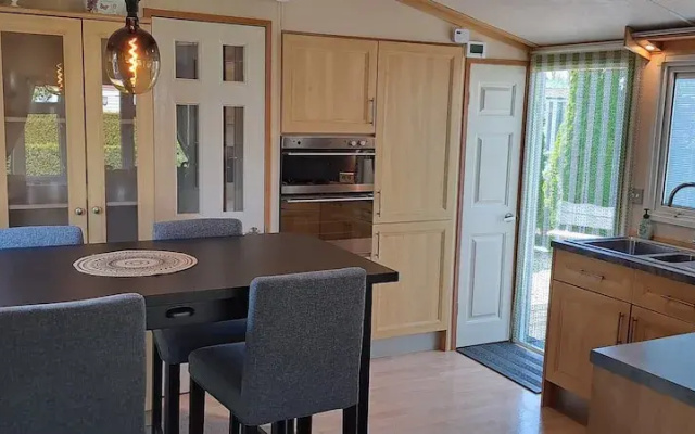 Cozy Chalet in Tzummarum