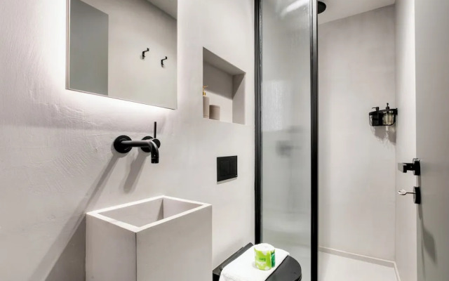 Belmont - 2 Bedroom Apartment in Athens