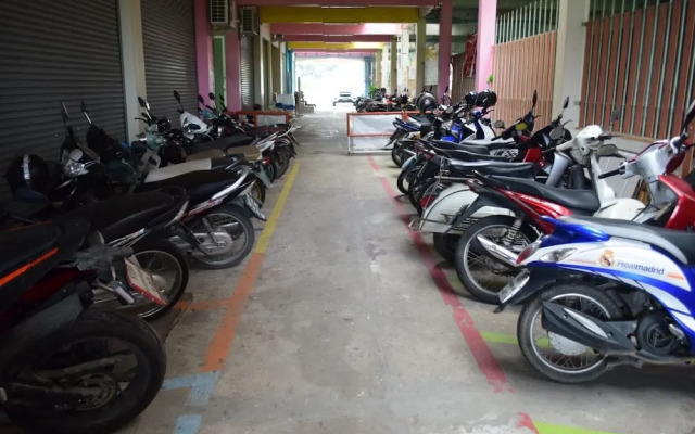 Ploypailin Place