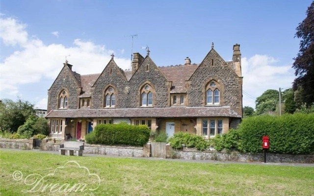 Toll Lodge