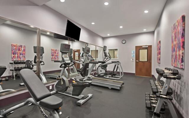 Holiday Inn Express & Suites New Cumberland by IHG