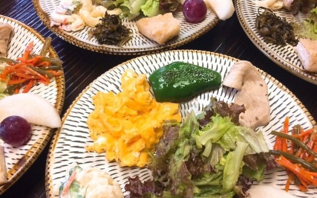 Yasuragi Guest House & Bar
