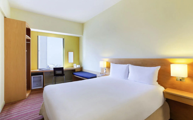 Hotel ibis Al Rigga