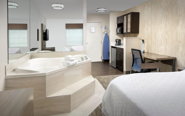 Holiday Inn Express & Suites Annapolis by IHG