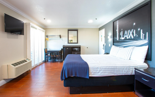 Elev8 Hotel Los Angeles LAX