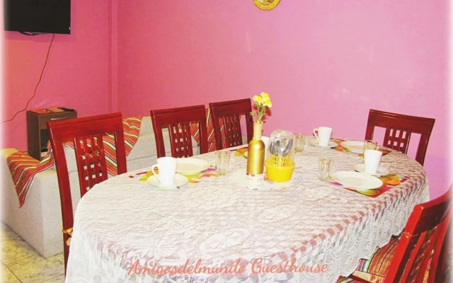 Amigos Del Mundo Guesthouse