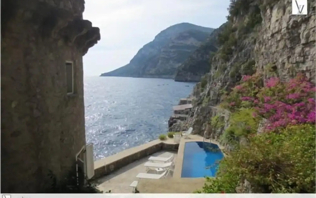 Exclusive Villa with Private Swimming Pool and Dock