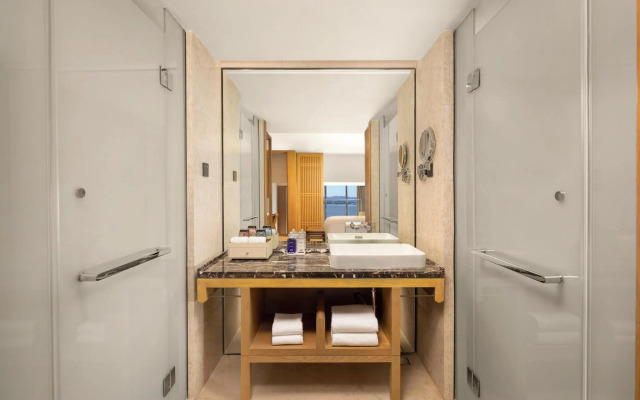 voco Thousand Island Lake by IHG