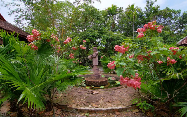 Palm Village Resort & Spa
