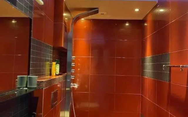 Modern 1br Apartment with Garden View & Free Street Parking