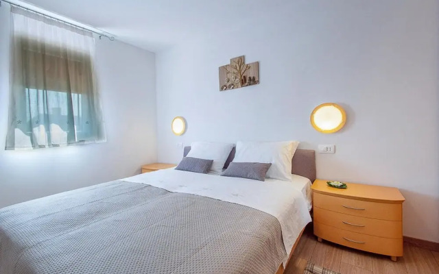 Amazing Home in Sikici With Wifi and 4 Bedrooms