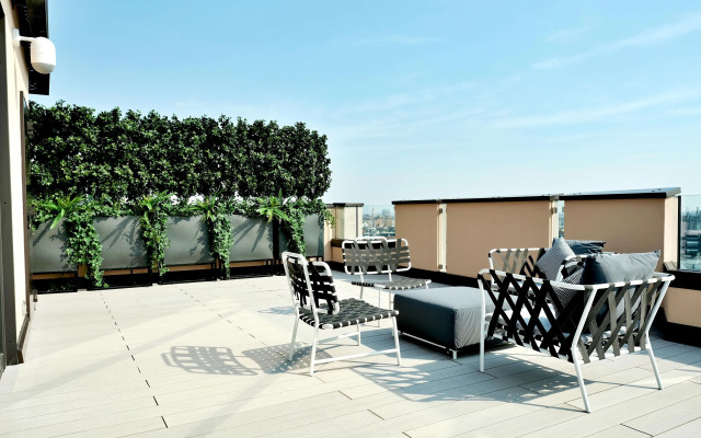 San Babila Modern Apartment