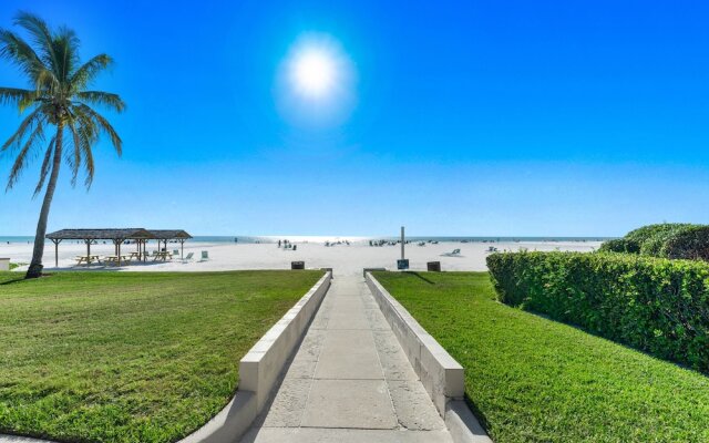 Palm Bay Club by Vtrips