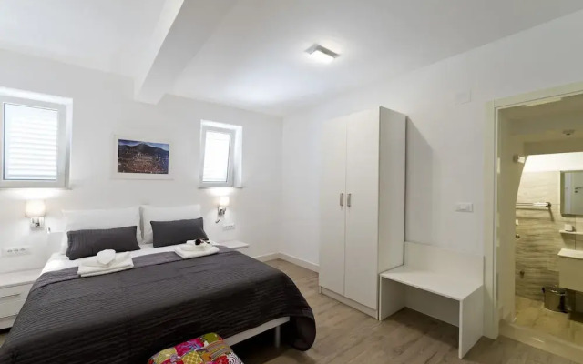 Ida Apartments