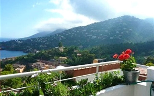 Apartment With 3 Bedrooms in Théoule-sur-mer, With Wonderful sea View,