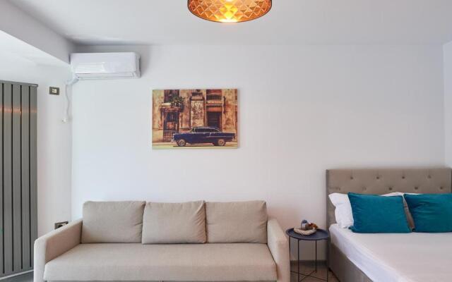 7 Waves Studio-Spa n Pools beach resort
