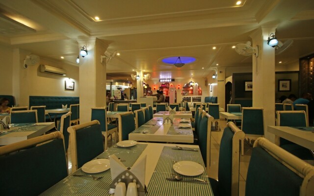 OYO 8095 Hotel Taj Castle