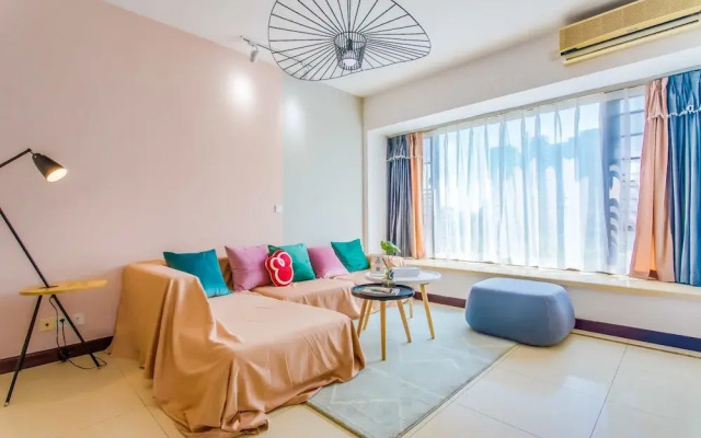 Locals Boutique Apartment  Huafa  No.3