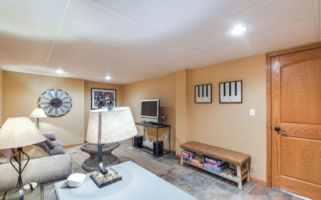 Galena Townhome w/ Deck & Golf Course View!