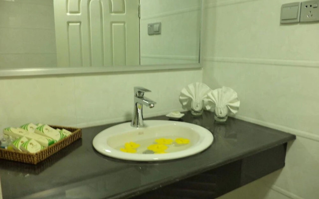 Jade Royal Hotel