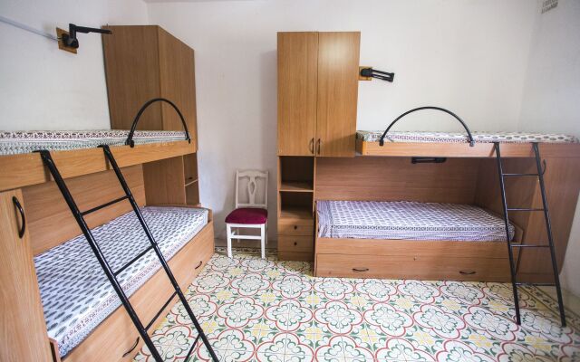 Granny's Inn - Hostel