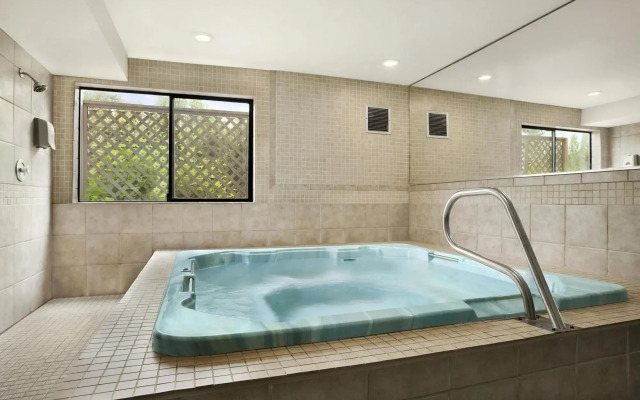 Spark by Hilton - Kent, Seattle