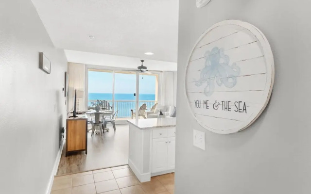 Majestic Beach Towers 1-1006