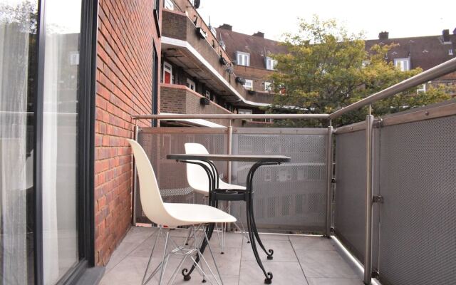 Bright 1 Bedroom Apartment in South London
