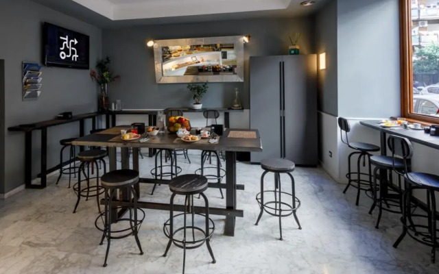 Crossroad Hotel