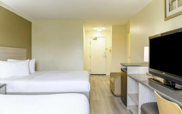 Motel 6 Niagara Falls, ON – Near the Falls