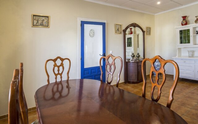Impeccable 6-Bed Villa