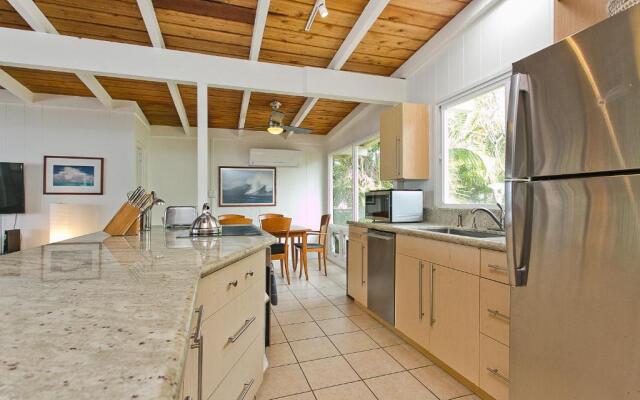 Waimea Point Oceanfront House - (with Air Conditioning)