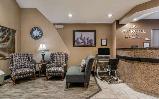 Microtel Inn & Suites by Wyndham Rochester North Mayo Clinic