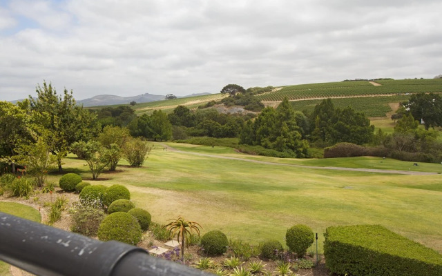 Winelands Golf Lodges 9