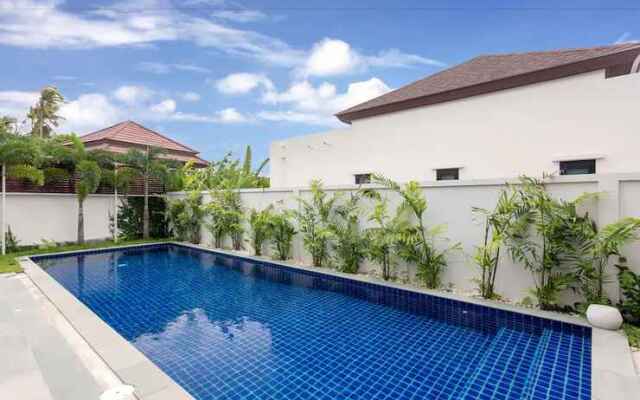 Large 3BR Villa with Big Pool by Intira