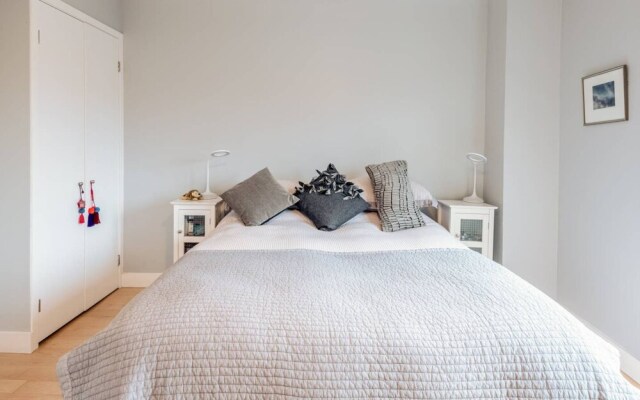 Beautiful, Modern & Spacious 2 Bedroom House