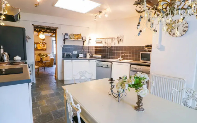 19A Kingshead Street