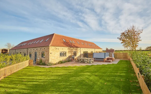 Holly Tree Barn