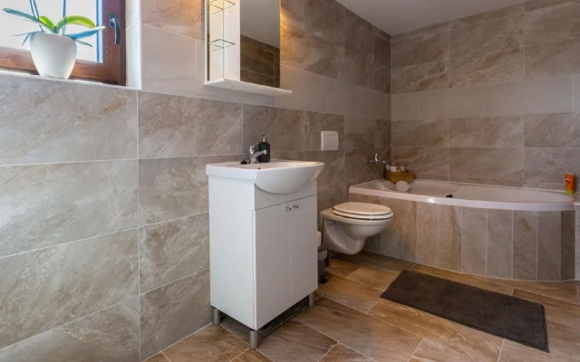 Large Holiday Home With Private Pool, Wellness & Sea View