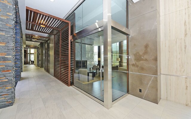 Sarkar Suites - 330 Burnhamthorpe Road