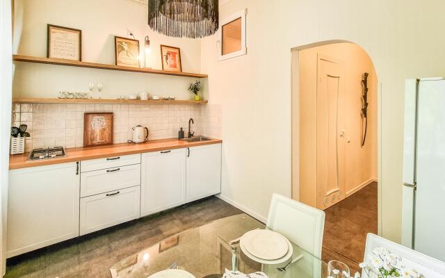 LovelyHome 39 (Lovelyhome 39) on 77A Komsomolskaya Street