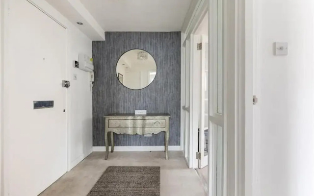 Spacious 1 bed Apartment With Parking & Balcony!