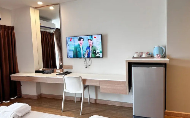 Crystal Suites Suvarnabhumi Airport