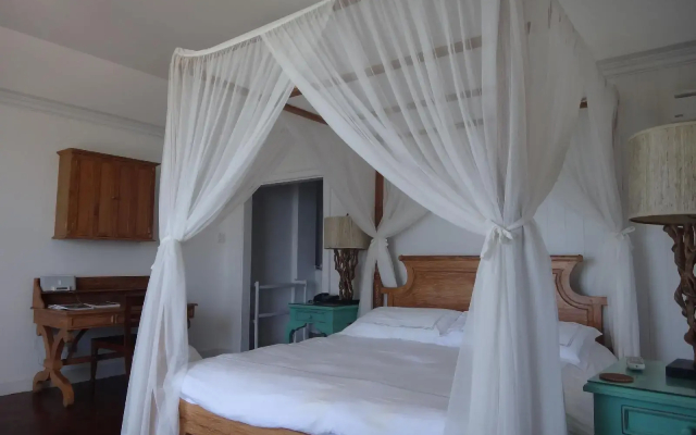 Atlantis Historic Inn