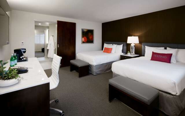 Hotel Lucent