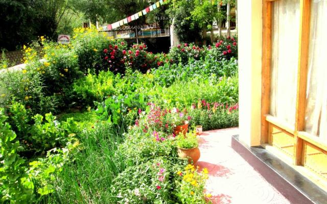 New Moon Guest House