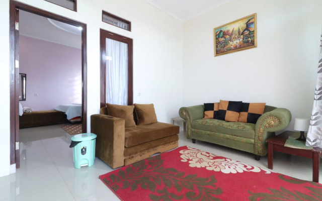 Lembur Incu Syariah Villa by ZUZU