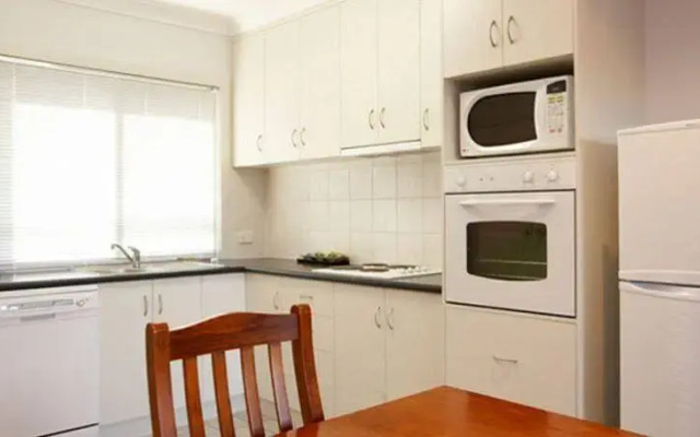 Belvoir Village Motel & Apartments